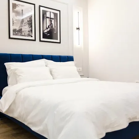 Ferienwohnung New Bazaar Modern App - The Nest Tirana Exterior foto