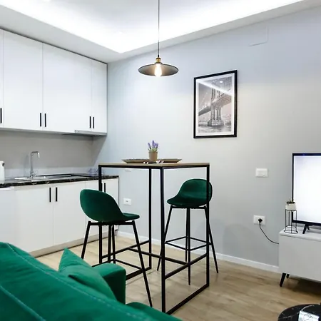 Ferienwohnung New Bazaar Modern App - The Nest Tirana Exterior foto